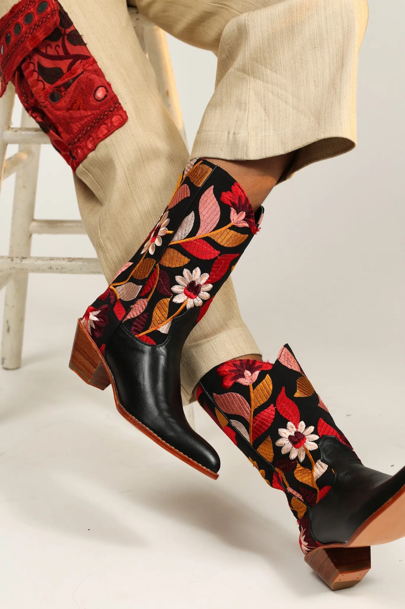 BLACK LEATHER BLACK EMBROIDERED WESTERN BOOTS X ANTHROPOLOGIE